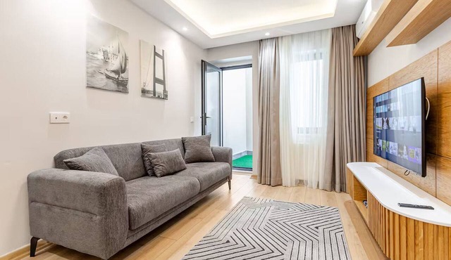 New Family Flat near Cevahir Mall, Şişli