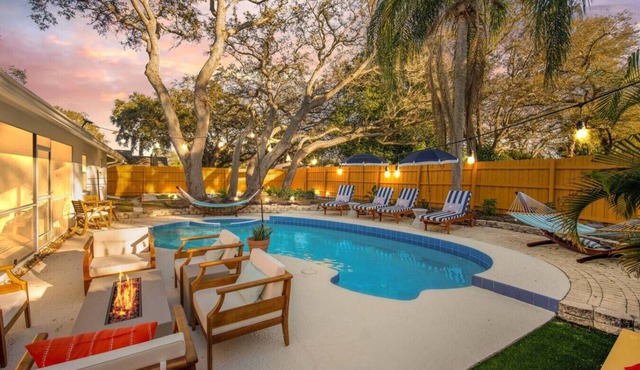 NEW Heated Pool Resort Theater & Mini Golf