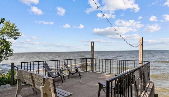 New! Lake Front|PrivateDock|Kayaks&Paddleboards!