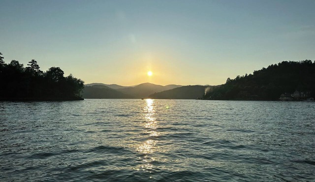 NEW LISTING at Lake Burton! July Dates Available