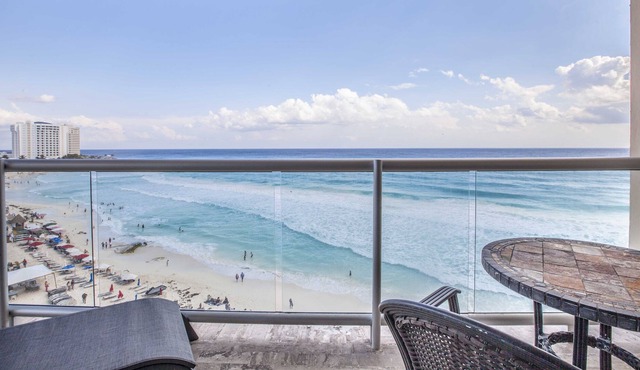 NEW LISTING! Beachfront Condo in Cancun´s Heart. Be the first to review!