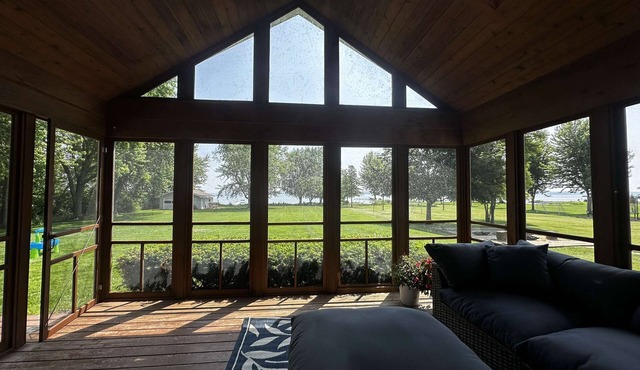 New listing. Charming 3-bedroom lake house in Van Dyne. 10 miles from EAA.