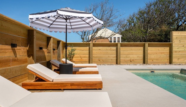 New Listing! Heated Pool, Hot Tub, Sauna, Soaker Tub, Outdoor Shower, King Bed!