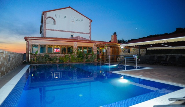 NEW LISTING! Vila Caska ap 3 - nex to Zrce, sea view, wifi, pool, resturant&bar
