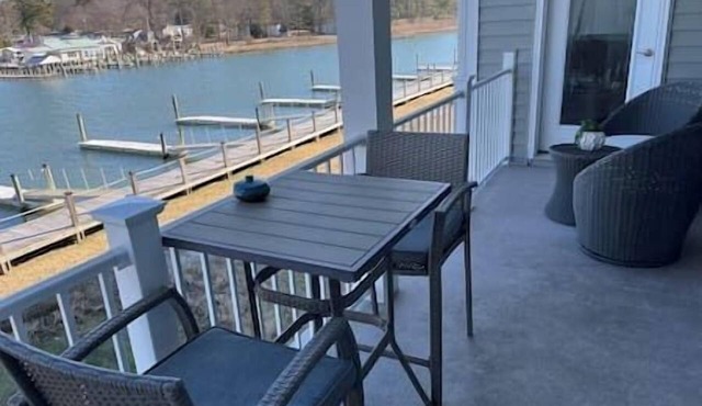 New! Love Creek Retreat- a calm haven by the water