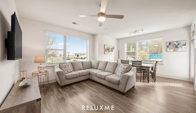 NEW! Luxurious 2BR Apt with Pool, Balcony, Parking
