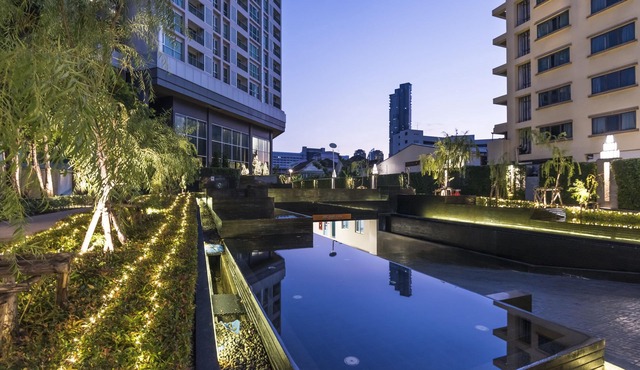 NEW * Luxurious 2BrPenthouse 33th floor-Netflix-on the BTS with river view balcony
