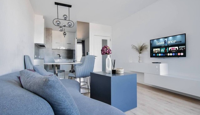 New Luxury Flat | Terrace & Metro at the Door