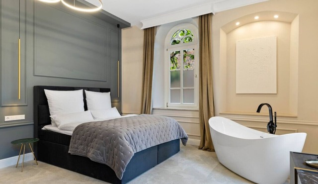 NEW | LUXUS Suite | Center | Netflix | Boxspring