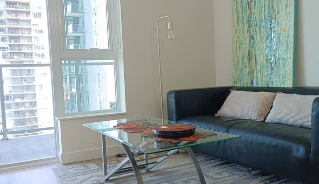 New Modern Condo | SkyTrain & Top Amenities