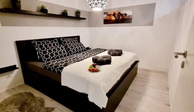 New Modern SelfCheckin PublicFreeParking HighSpeed Wifi KingSizeBed