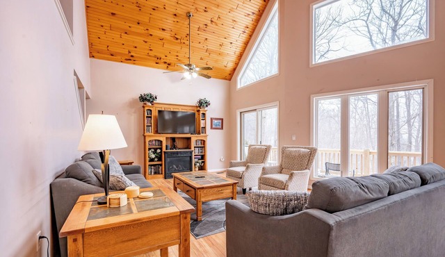 New! Mountain Lake Access Home w/Hot Tub!