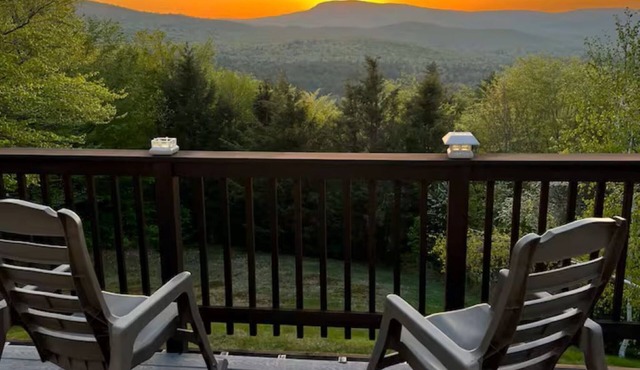NEW! Mountain View Escape w/Hot Tub