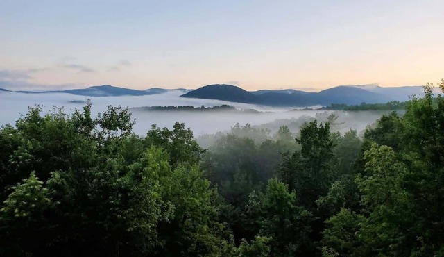 New! Panoramic MtnViews, Game Room, Hot Tub, Sauna