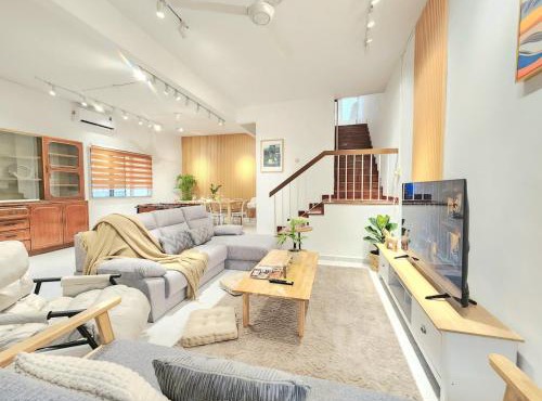 NEW!Petaling Jaya SS2 Landed Corner House with 5BEDRoom sleeps up to 18Pax, 1 Utama , Damansara,
