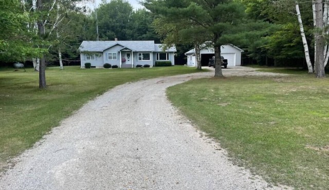 NEW! Private home located on 6 acres! Enjoy the outdoors, 10 minutes from town