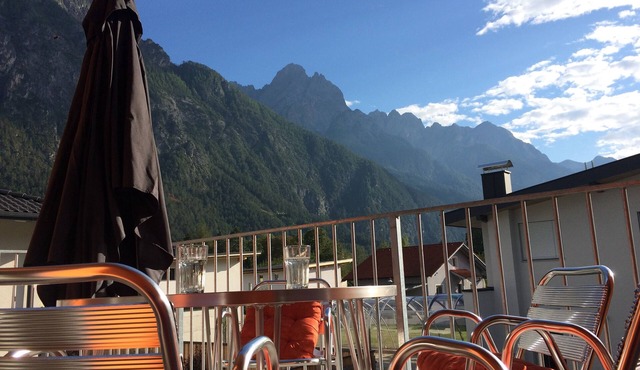 NEW Quiet apartment with high quality equipment and a view of the mountains