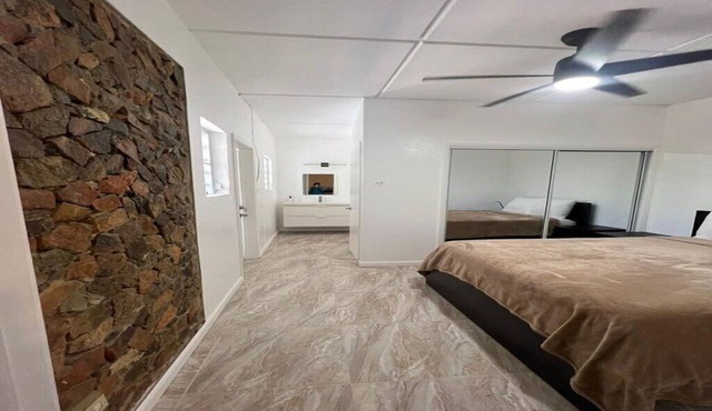 New Remodeled Modern 2 Bed, AC, Generator