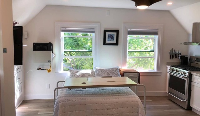 New Remodeled Studio in Oakland's Dimond District