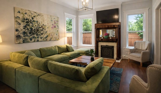 New Renovated 2BR Highland Home Hot Tub Playground