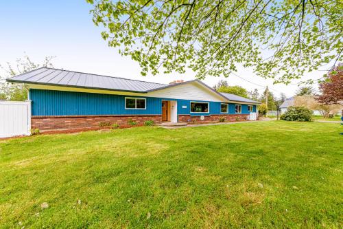 New Riverfront Luxury with acreage and great views