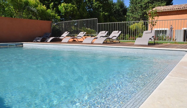 NEW ROUSSILLON: Seasonal Rental Garance