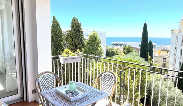 NEW SEA VIEW FLAT just 5m FROM THE BEACH & AIRPORT TRAMWAY.