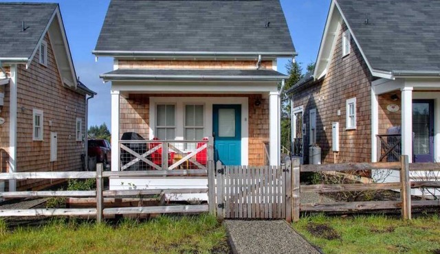 *New* Seabrook's The Chicken Coop: Dog-friendly home!
