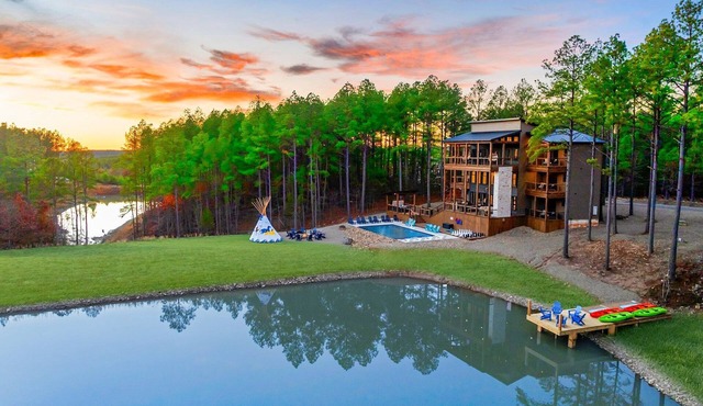 New-Sleeps 30-Pool-Pond-Kayaks-Golf-Spa-BBall-Poker-Ping Pong-Skeeball-ATVs