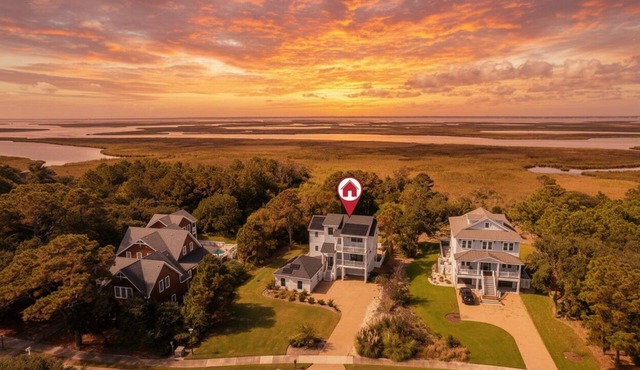 NEW Soundfront Home, Elevator, Hot Tub, BBQ, Golf, Renowned Currituck Club Access
