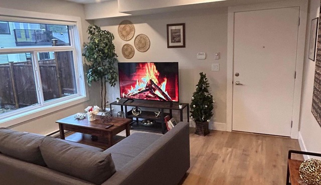 New, Spacious 2 Bedrooms Suite in Downtown Maple Ridge with free parking !
