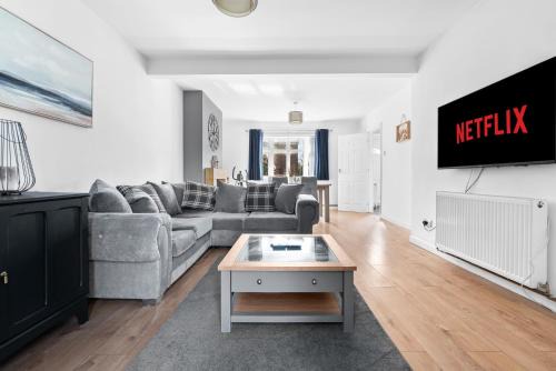 NEW! Spacious 3BR With Private Parking