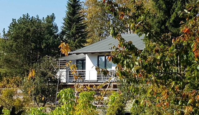 New spacious holiday home on Lake Tollensesee, free of charge. Wireless Internet access