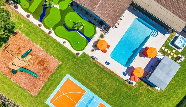 NEW & Spacious! Mini Golf, Pool, Hot tub, Pickleball, B-Ball, Playground+