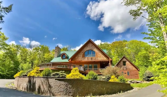 New! Stunning 5BR at Hunter/Windham w Oversized Deck, 5 Acres, and Mountain View