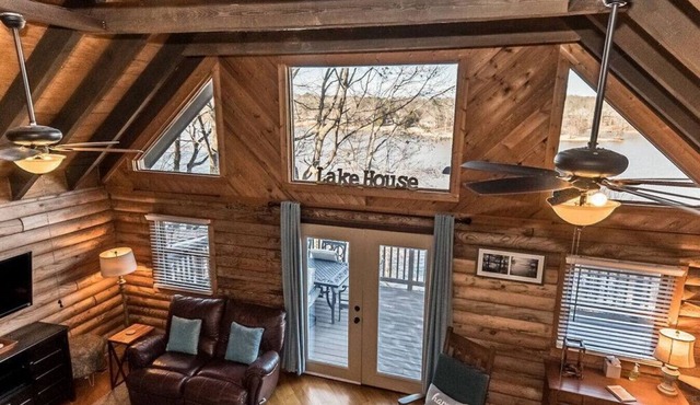 New! The Lake House - Cabin with Hot Tub