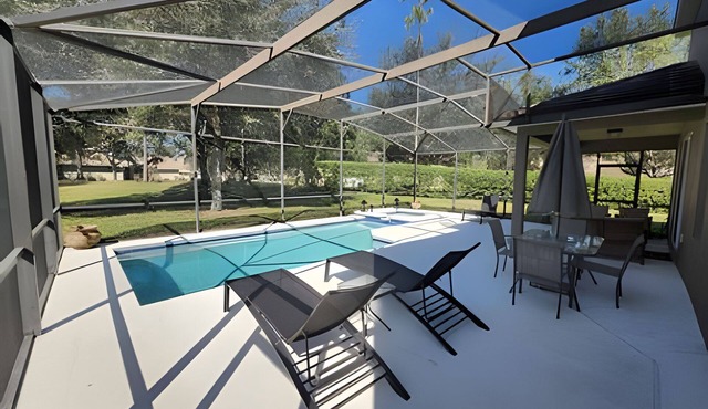 New to Market Spacious Private Pool Retreat