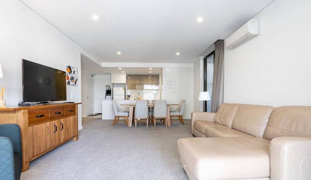 New to VRBO: Large Barton Courtyard Apartment near Parliament