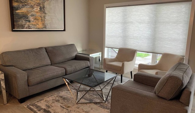 New townhouse in Red Deer -Family retreat