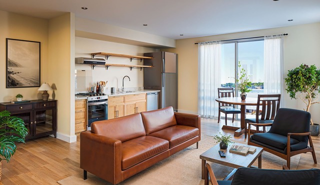 NEW WATERFRONT SUITES WITH PANORAMIC HARBOR VIEWS & BALCONY Boothbay Harbor