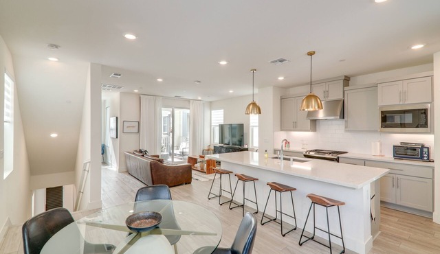 Newark Retreat w/Home Gym, Grill, Bicycles + More