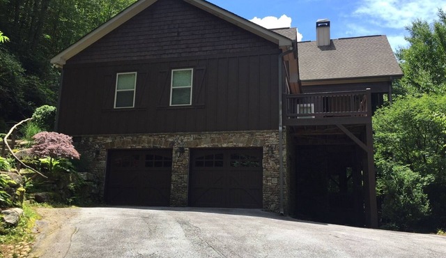 Newer Constructed Large Mountain Home in Luxury Gated Country Club w/hot tub