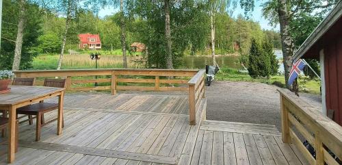 Newly Built Cottage By The Shore Of Lake Vättern