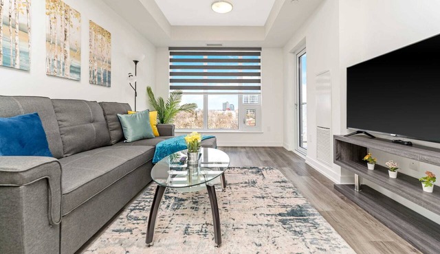 Newly Built Modern Condo w Balcony & City Views
