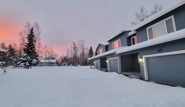 NEWLY BUILT TOWNHOME W/ 2 BEDROOM & HEATED GARAGE