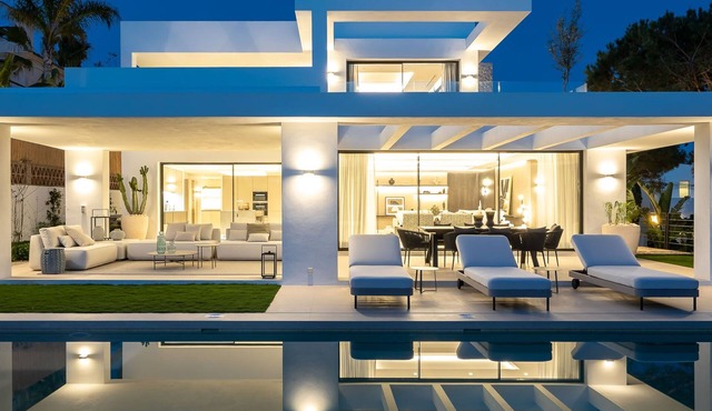 Newly designed villa with heated pool, 5 bedrooms ensuite, 5min walk from beach