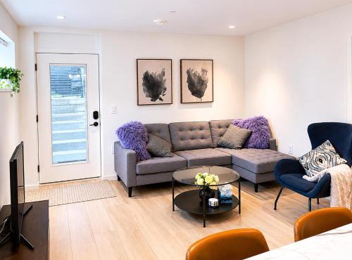 Newly listed Sunny Two bedrooms in Kits