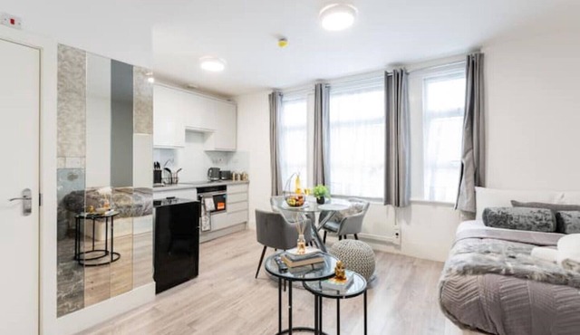 Newly refurbished Studio in Kensal green