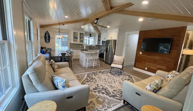 Newly remodeled East Beach 4 Bedroom Bungalow