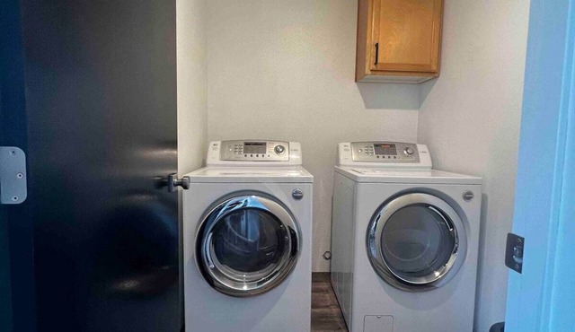 Newly Remodeled 3 Bed 2 Bath home, minutes from everything